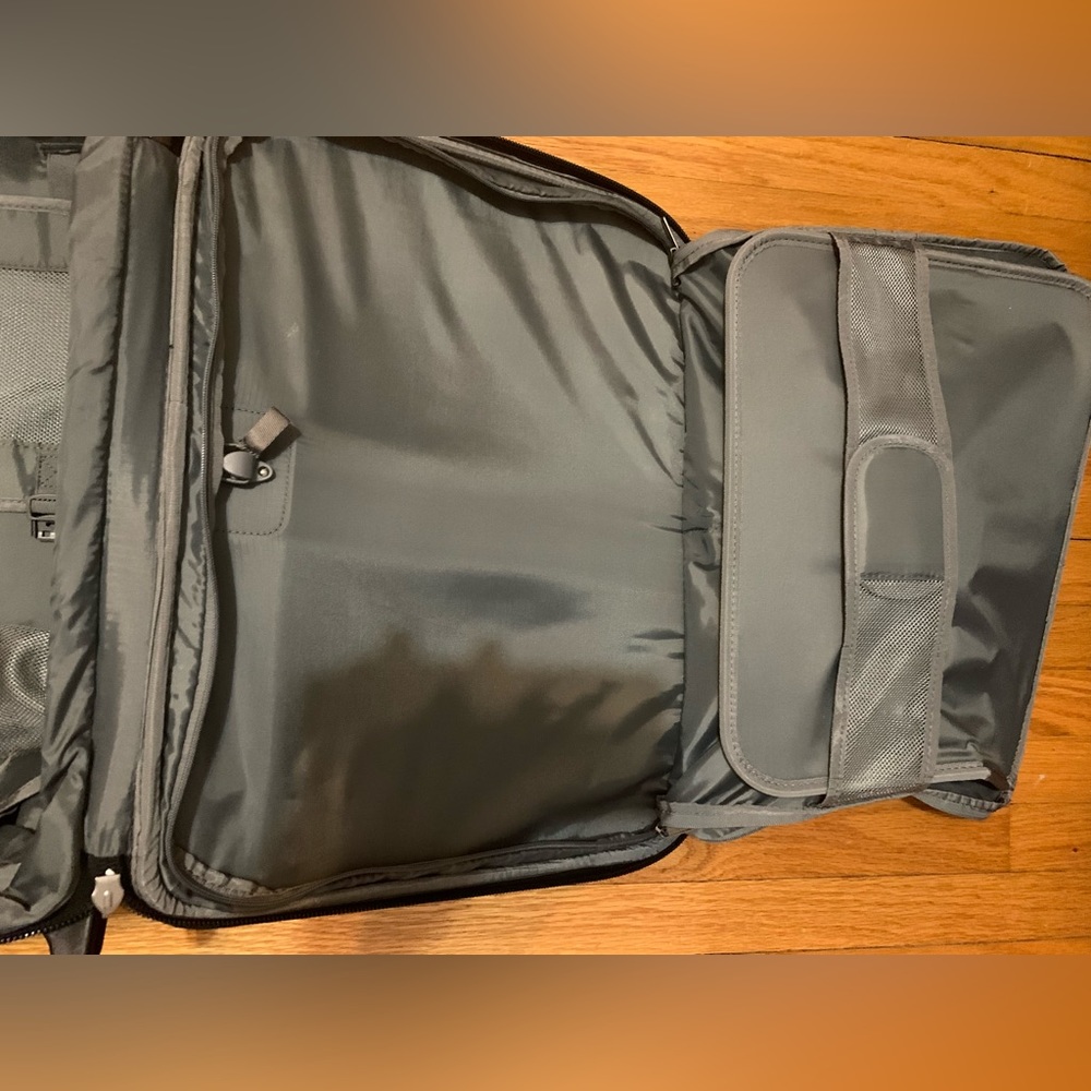 Briggs & Riley Expandable Green Rolling Suitcase Garment Bag TU220XW-8 - Picture 2 of 11